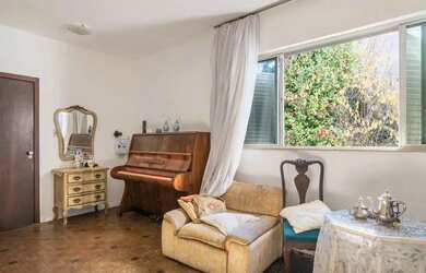 Imagem 9: Imóvel para venda possui 390 metros quadrados com 4 quartos em Seminário...