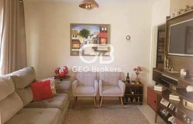 Imagem: A casa possui 2 Dormitórios, 1 Banheiro, 3 Vagas na garagem