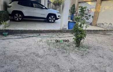 Imagem: A casa possui 3 Dormitórios, 4 Banheiros, 2 Vagas na garagem