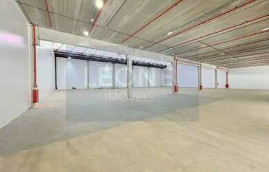 Imagem: O depósito possui 4 Vagas na garagem, 1.479m² de Área e