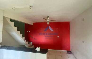 Imagem: A casa possui 1 Dormitório, 3 Banheiros, 2 Vagas na garagem