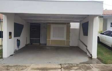 Imagem: A casa em condomínio possui 2 Dormitórios, 1 Banheiro, 2 Vagas