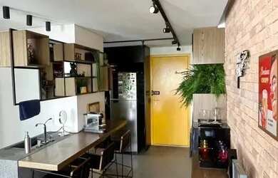 Imagem: O apartamento possui 1 Dormitório, 1 Banheiro, 1 Vaga na garagem