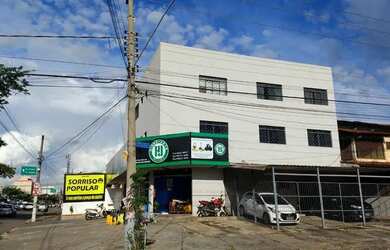 Imagem: O depósito possui 3 Vagas na garagem, 481m² de Área e está