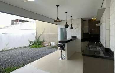 Imagem: A casa em condomínio possui 3 Dormitórios, 2 Banheiros, 2