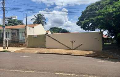 Imagem: A casa possui 3 Dormitórios, 2 Banheiros, 90m² de Área e