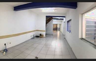 Imagem: O depósito possui 2 Vagas na garagem e 280m² de Área e está