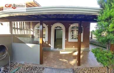 Imagem: A casa possui 5 Dormitórios, 4 Banheiros, 3 Vagas na garagem