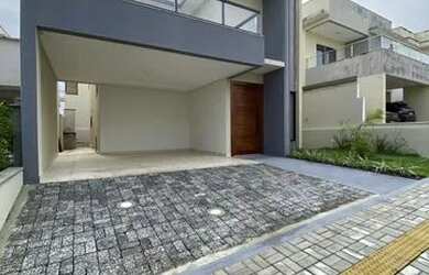 Imagem: A casa em condomínio possui 3 Dormitórios, 3 Banheiros, 2