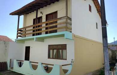 Imagem: A casa em condomínio possui 3 Dormitórios, 2 Banheiros e 3