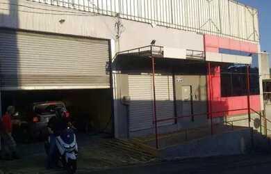 Imagem: O depósito possui 5 Vagas na garagem, 530m² de Área e está