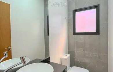 Imagem 4: Venda Casa com 230,00 metroQuadrado, 3 dormitório s , 2 vaga s . Swiss...