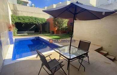 Imagem: A casa possui 3 Dormitórios, 4 Banheiros, 2 Vagas na garagem