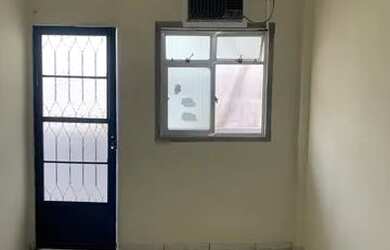 Imagem: A casa possui 2 Dormitórios e 1 Banheiro e está localizado