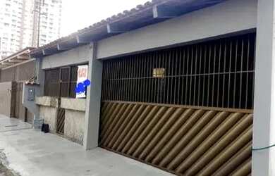 Imagem: A casa possui 3 Dormitórios, 3 Banheiros, 3 Vagas na garagem