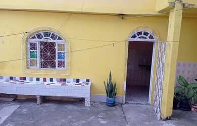 Imagem: A casa possui 1 Dormitório, 1 Banheiro e está localizado