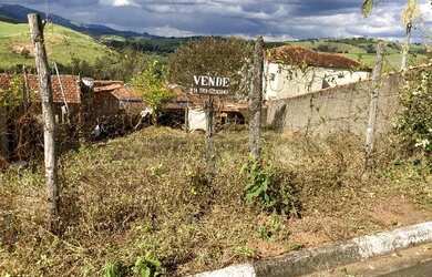 Imagem: O terreno possui 220m² de Área e está localizado em Ouro