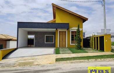 Imagem: A casa em condomínio possui 3 Dormitórios, 4 Banheiros, 4