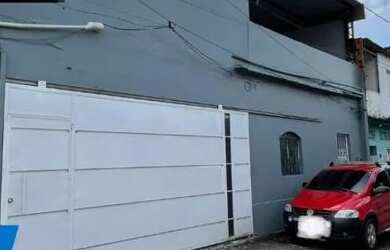 Imagem: A casa possui 5 Dormitórios, 5 Banheiros, 2 Vagas na garagem
