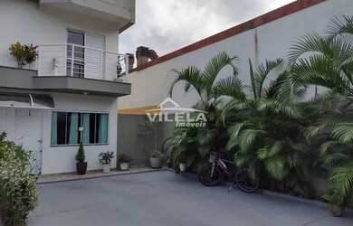 Imagem: A casa possui 2 Dormitórios, 1 Banheiro, 2 Vagas na garagem