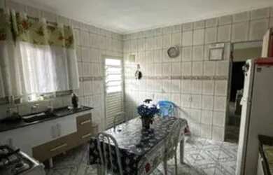 Imagem: A casa à venda possui 2 Dormitórios, 1 Banheiro e 75m² de