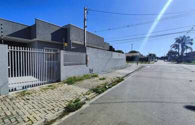 Imagem: A casa possui 2 Dormitórios, 1 Banheiro, 1 Vaga na garagem