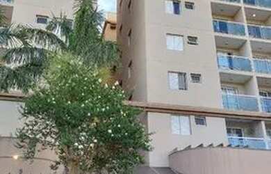 Imagem: O apartamento possui 3 Dormitórios, 1 Banheiro, 2 Vagas na