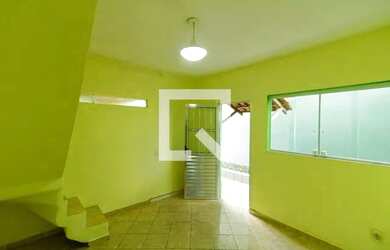 Imagem: A casa possui 2 Dormitórios, 2 Banheiros, 1 Vaga na garagem