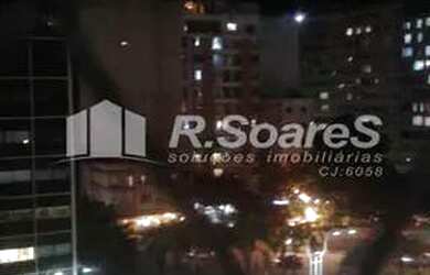 Imagem: O apartamento possui 1 Dormitório, 1 Banheiro, 40m² de Área