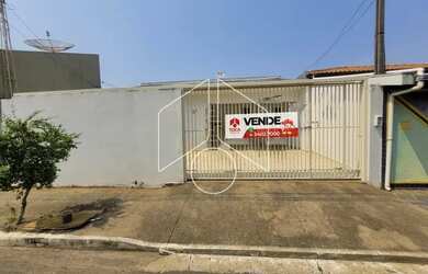 Imagem: A casa possui 3 Dormitórios, 3 Banheiros, 5 Vagas na garagem