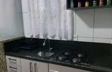 Imagem: O apartamento possui 2 Dormitórios, 1 Banheiro, 1 Vaga na garagem