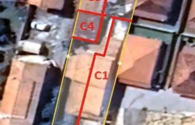 Imagem: A casa possui 5 Dormitórios, 4 Banheiros, 4 Vagas na garagem