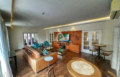 Imagem 4: Apartamento composto por 3 Salas, 4 Quartos com 2 suites de frente com...