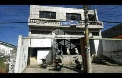 Imagem: O depósito possui 2 Vagas na garagem, 1.200m² de Área e