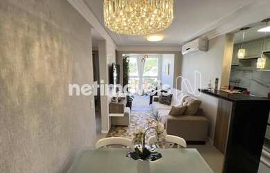 Imagem: O apartamento possui 2 Dormitórios, 1 Banheiro, 2 Vagas na