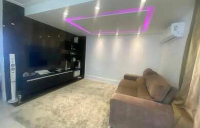 Imagem: A casa em condomínio possui 4 Dormitórios, 2 Banheiros, 2