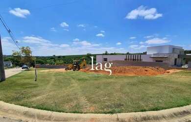 Imagem: O terreno possui 1307m² de Área e está localizado em Parque