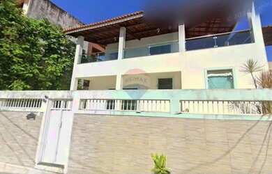 Imagem: A casa possui 5 Dormitórios, 4 Banheiros, 3 Vagas na garagem