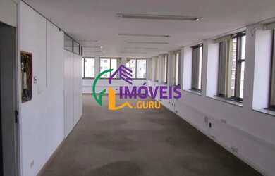 Imagem: O depósito possui 2 Vagas na garagem, 125m² de Área e está