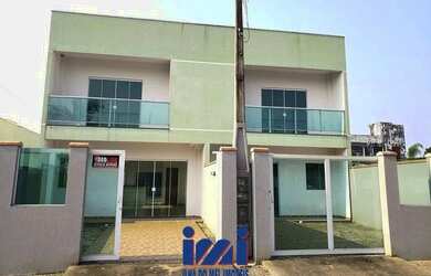 Imagem: A casa possui 3 Dormitórios, 4 Banheiros, 1 Vaga na garagem