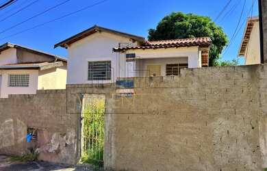 Imagem: A casa possui 2 Dormitórios, 1 Banheiro, 139m² de Área e