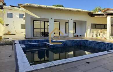 Imagem: A casa em condomínio possui 5 Dormitórios, 5 Banheiros, 4