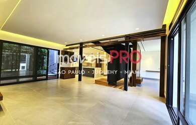 Imagem: A casa possui 3 Dormitórios, 3 Banheiros, 2 Vagas na garagem