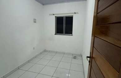 Imagem: A casa possui 2 Dormitórios, 1 Banheiro e está localizado