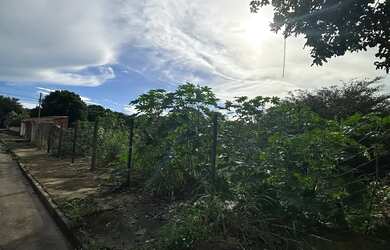 Imagem: O terreno possui 400m² de Área e está localizado em Jardim