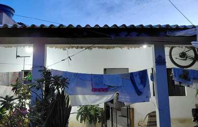 Imagem: A casa possui 2 Dormitórios, 2 Banheiros, 1 Vaga na garagem