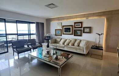 Imagem: O apartamento possui 3 Dormitórios, 1 Banheiro, 3 Vagas na