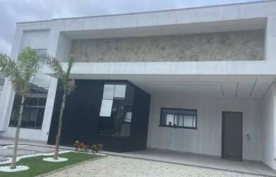 Imagem: A casa em condomínio possui 3 Dormitórios, 1 Banheiro, 4 Vagas