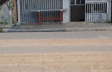 Imagem: A casa à venda possui 2 Dormitórios, 1 Banheiro e 1 Vaga na