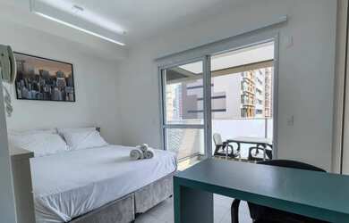 Imagem: O apartamento possui 1 Dormitório, 1 Banheiro, 1 Vaga na garagem